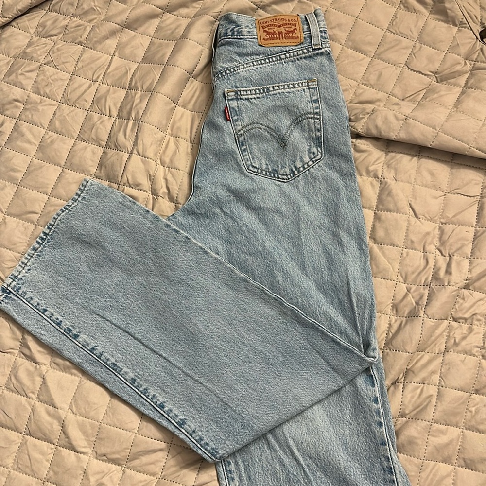 WOMENS LEVI HIGH WAISTED STRAIGHT LEG SIZE 27